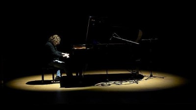 piyanist - Piyanist Tuluyhan Uğurlu: Mozart sadece Avruplalıların olabilir mi? Mozart, hepimizin Mozart'ı  Videosu