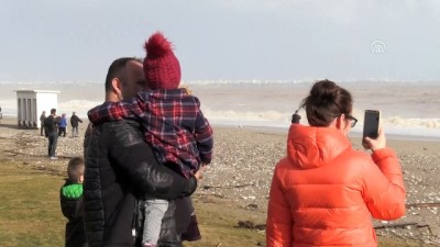 gunesli hava - Sağanak nedeniyle Konyaaltı Sahili'nde denizin rengi değişti - ANTALYA Videosu
