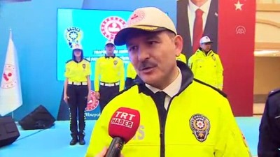 trafik polisi - Soylu: 'Bu kıyafetler polisin görünürlüğünü arttıracak' - ANKARA  Videosu