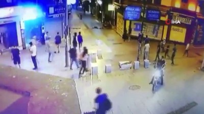 tutuklu sanik -  Akrabasını bıçaklayıp dakikalarca ölmesini beklemişti, dehşet kamerada  Videosu