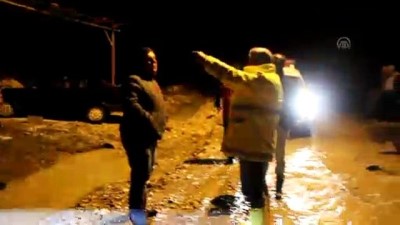 Antalya'da selde mahsur kalan 20 kişi kurtarıldı