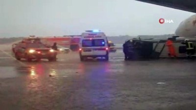 servis otobusu -  Antalya Havalimanı'nda hortum böyle görüntülendi  Videosu