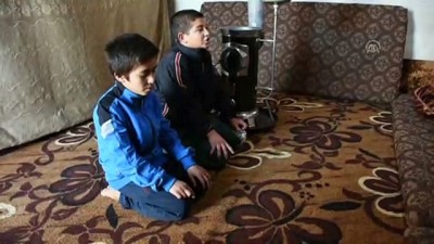 DEAŞ'ın kimsesiz bıraktığı küçük Ezidi'ye Suriyeli aile sahip çıktı - İDLİB 