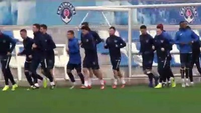 teknik direktor - Mustafa Denizli'den Medipol Başakşehir maçı açıklaması - İSTANBUL Videosu