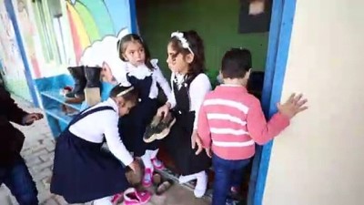 konteyner kent - Suriye'deki yetim çocuklardan resim ve oyuncak sergisi - AZEZ  Videosu