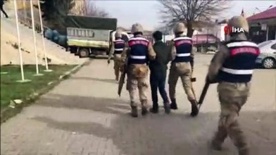 kadin terorist -  Terör örgütü PKK'nın sözde 'Gizli güç' olarak şehirde görevlendirdiği terörist yakalandı  Videosu