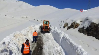 karayollari -  Bir aydır kapalı olan yol 7 gün süren karla mücadele çalışmasıyla açıldı  Videosu
