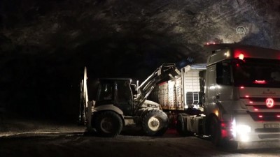 tuz madeni - Doğu Anadolu ve Gürcistan'ın kışla mücadele tuzu Iğdır'dan  Videosu
