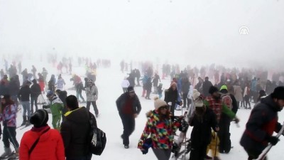 kar kalinligi - Uludağ'da yoğun sis tatilcilere engel olmadı - BURSA  Videosu