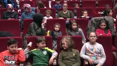 cocuk oyunu -  Başkan Aktaş çocuklarla ‘Beş Haylaz’ı izledi Videosu