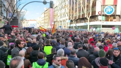  - Madrid’de taksiciler anayolu kapattı