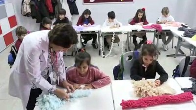 teknoloji - Akranları için atkı ve bere örüyorlar - TRABZON  Videosu