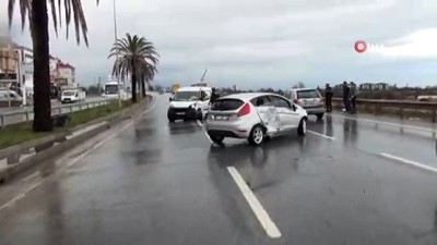 direksiyon -  Antalya D-400 karayolundaki su birikintileri kazaya neden oldu  Videosu