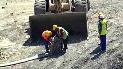 insaat alani - 'Barajın tamamlanmasıyla ciddi bir enerji üretimi yapılacak' - MUŞ  Videosu