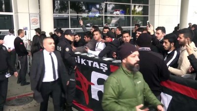 tezahur - Beşiktaş kafilesi, Antalya'ya geldi (2) Videosu