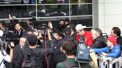 tezahur - Beşiktaş kafilesi, Antalya'ya geldi Videosu