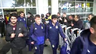 tezahur - Fenerbahçe kafilesi, Antalya'ya geldi (2) Videosu