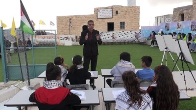 sokaga cikma yasagi - Filistinli öğrenciler, İsrail ihlalleri altında eğitimlerini sürdürüyor (1) - FİLİSTİN  Videosu