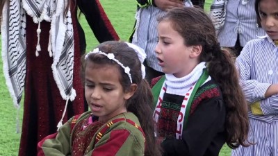 sokaga cikma yasagi - Filistinli öğrenciler, İsrail ihlalleri altında eğitimlerini sürdürüyor (2) - FİLİSTİN  Videosu