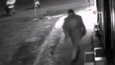 kacis -  Cep telefonunu çalıp kaçarken güvenlik kamerasına yakalandı  Videosu