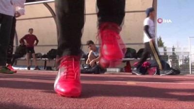 kosu ayakkabisi -  Çivili ayakkabı ile gelen Türkiye şampiyonluğu  Videosu