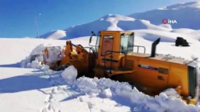 helikopter -  Karla kaplı yol 4 günde açıldı Videosu