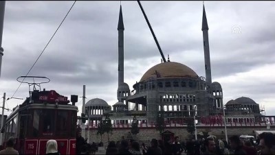 insaat alani - Taksim Camisi'nin minare külahı yerleştirildi (2) - İSTANBUL  Videosu