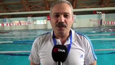 Türkiye 3.’sü olan engelli yüzücülere ödülleri verildi 