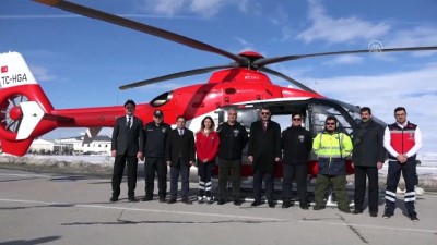 helikopter - Vali Ayhan, ambulans helikopteri tanıttı - SİVAS Videosu