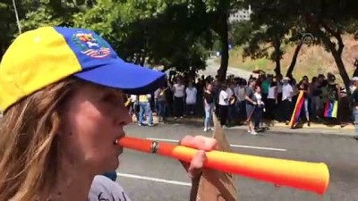 gecis hukumeti - Venezuela'da muhalefet gösterileri  Videosu