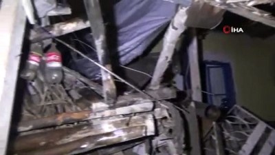 yagan -  Yağmur nedeniyle toprak ev yıkıldı, 5 kişilik aile ölümden döndü  Videosu