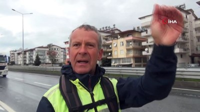  Almanya’dan Kudüs'e yürüyerek Hac yolculuğu 