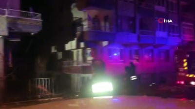 dogalgaz patlamasi -  Başkent'te patlama: 2'si polis 5 yaralı Videosu