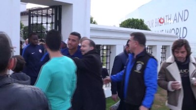  Cuma Namazı çıkışı Fenerbahçeli futbolculara yoğun ilgi 