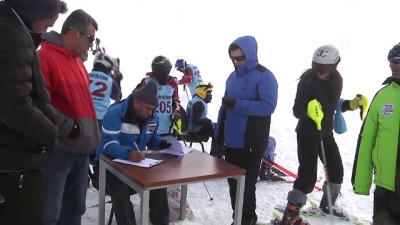 kayak yarismasi - Hakkari'de kayak yarışması düzenlendi Videosu