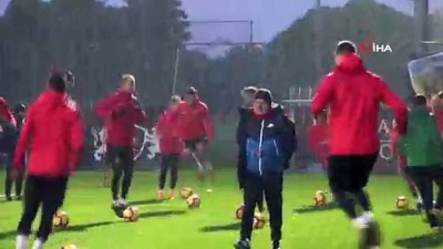  Hikmet Karaman: “Yol boşsa gaza basar gideriz” 