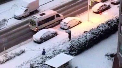 ozel okullar -  Kar yağışı Bursa'yı beyaza bürüdü, bazı özel okullar tatil edildi  Videosu