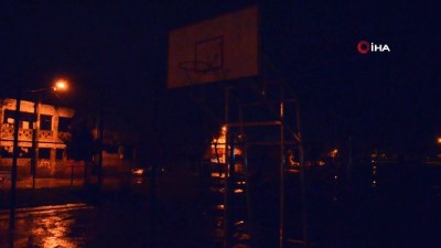 evrese -  Kendini basketbol potasına asan genci polis son anda kurtardı  Videosu