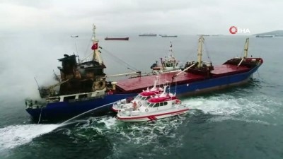 kuru yuk gemisi -  Pendik açıklarında yanan gemiyi söndürme çalışmaları havadan görüntülendi  Videosu