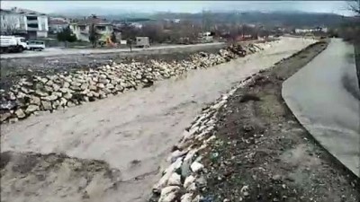 Vezirköprü'de taşan dere suları, 45 arı kovanının zarar görmesine neden oldu - SAMSUN 