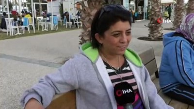 kar yagisi -  Antalya'nın bir ucunda karla mücadele, diğer ucunda deniz keyfi  Videosu