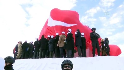 Bakan Kasapoğlu, kardan heykel açılışına katıldı (2) - SARIKAMIŞ