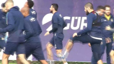 devre arasi - Fenerbahçe basına açık ilk idmanı yaptı  Videosu