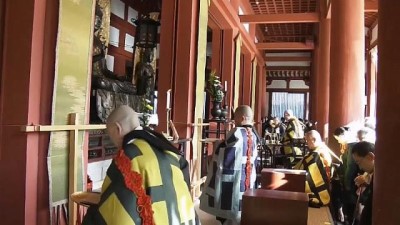 el temizligi - Japonya'da Yakushiji Tapınağı'nın geleneksel temizliği yapıldı Videosu