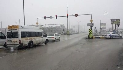 kar yagisi - 'Kilit kavşak' Kırıkkale'de yoğun sis ve kar yağışı  Videosu