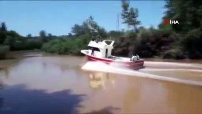  2 yıl önce başladığı atölyede siparişlere yetişemiyor,üretilen tekneler Bartın Irmağı'ndan denize açılıyor 