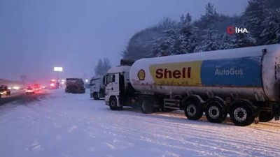  Bolu Dağı kar nedeniyle ağır araçlara kapatıldı