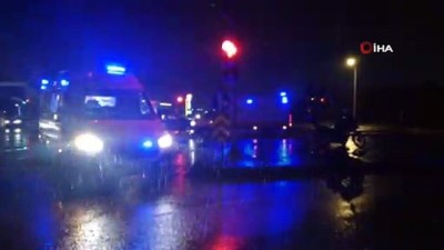 kirmizi isik -  Halk otobüsü ile otomobil çarpıştı: 2’si çocuk 4 yaralı Videosu