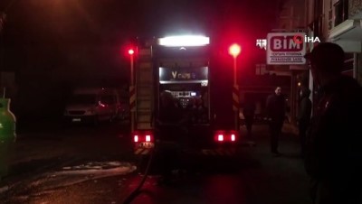  Kontağı çevirdi, otomobilin motor kısmı alev aldı 