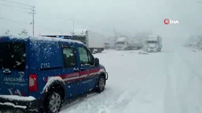 kar yagisi -  Konya-Antalya yolunda kar yağışı ulaşımı olumsuz etkiliyor  Videosu